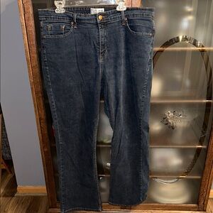 Signature Levi Strauss Mid Rise Bootcut Jeans